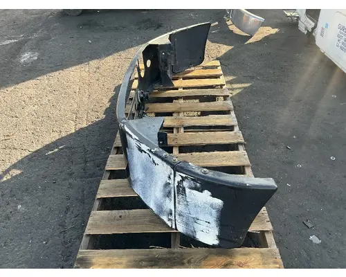 MACK CXU612 Bumper Assembly, Front