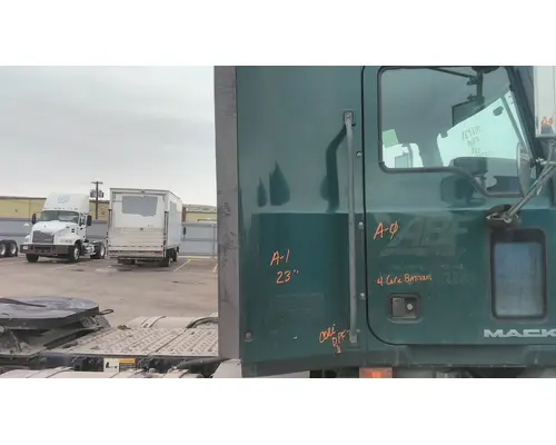 MACK CXU612 CAB EXTENSION