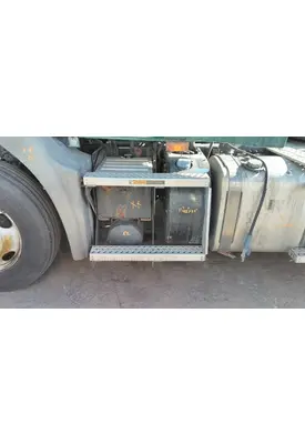 MACK CXU612 CAB STEP