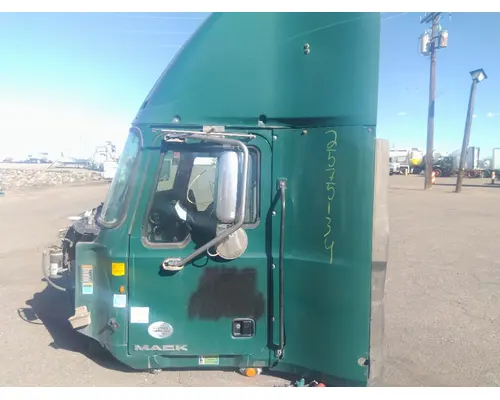 MACK CXU612 CAB