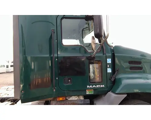 MACK CXU612 CAB