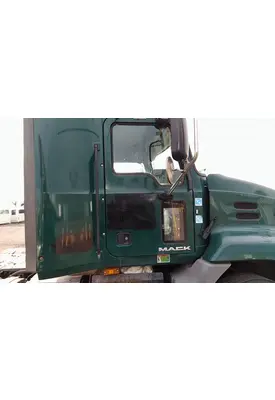 MACK CXU612 CAB