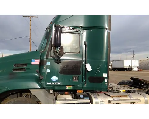 MACK CXU612 CAB