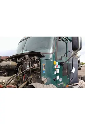 MACK CXU612 CAB