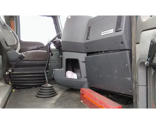 MACK CXU612 CAB