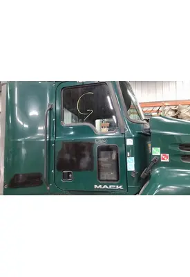 MACK CXU612 CAB