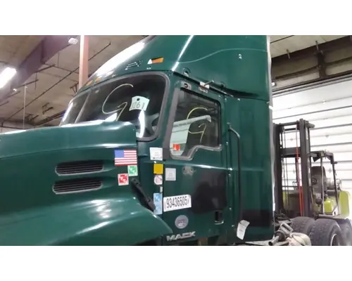 MACK CXU612 CAB