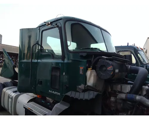 MACK CXU612 CAB