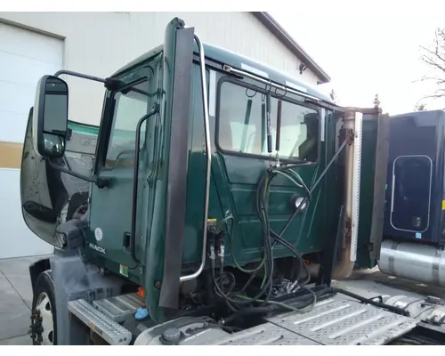 MACK CXU612 CAB