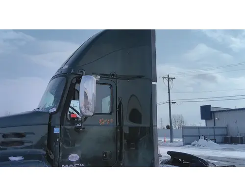 MACK CXU612 CAB