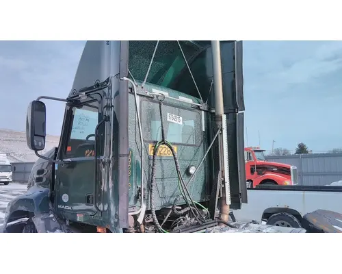 MACK CXU612 CAB