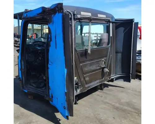 MACK CXU612 Cab Assembly