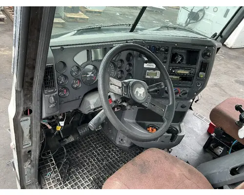 MACK CXU612 Cab Assembly