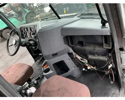 MACK CXU612 Cab Assembly