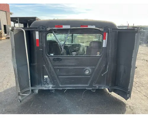 MACK CXU612 Cab Assembly