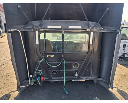 MACK CXU612 Cab Assembly