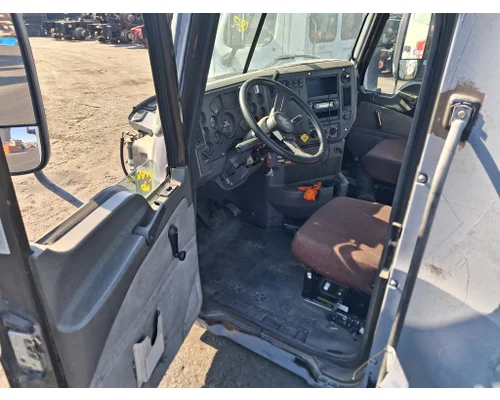 MACK CXU612 Cab Assembly