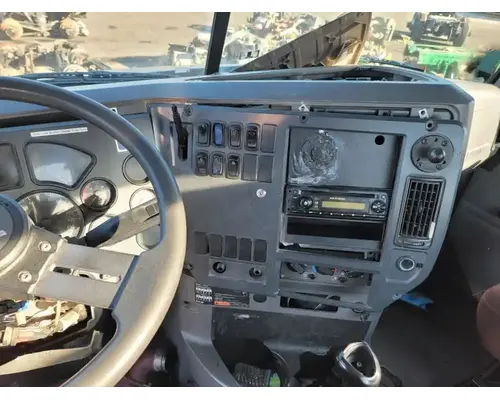 MACK CXU612 Cab Assembly