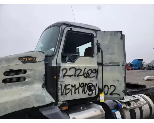 MACK CXU612 Cab Assembly