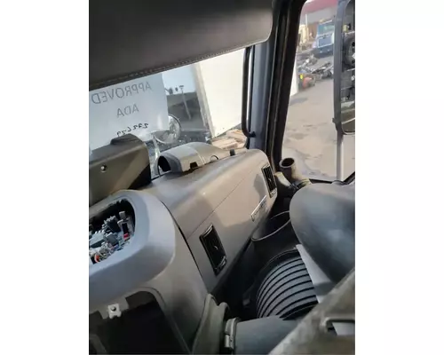 MACK CXU612 Cab Assembly