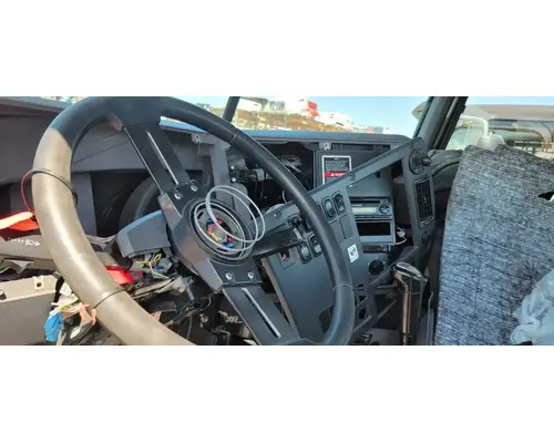 MACK CXU612 Cab Assembly