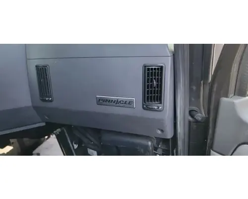 MACK CXU612 Cab Assembly