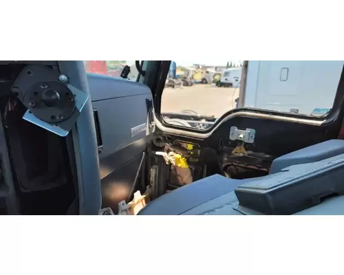 MACK CXU612 Cab Assembly
