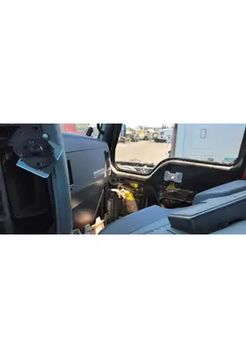 MACK CXU612 Cab Assembly