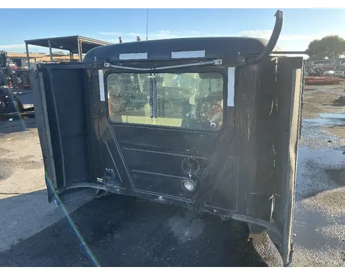 MACK CXU612 Cab Assembly