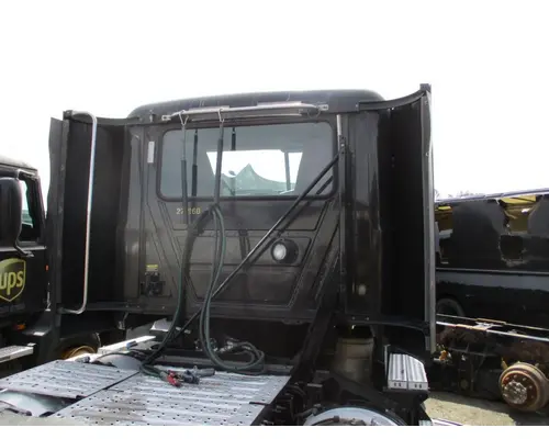 MACK CXU612 Cab Assembly