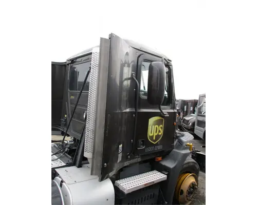 MACK CXU612 Cab Assembly