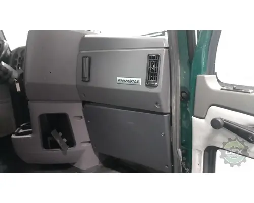 MACK CXU612 Cab