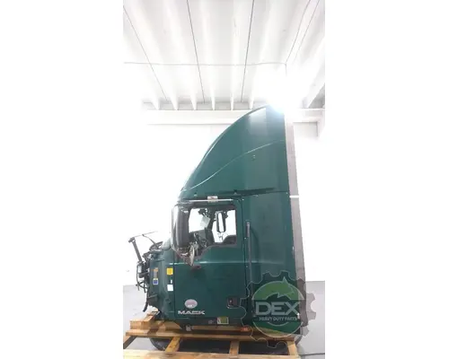 MACK CXU612 Cab