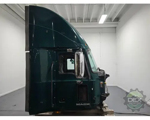 MACK CXU612 Cab