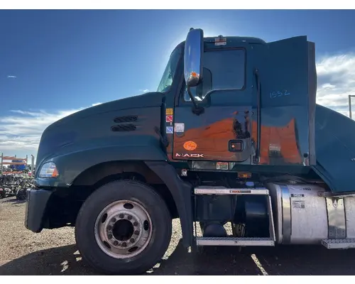 MACK CXU612 Cab