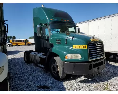 MACK CXU612 Complete Vehicle
