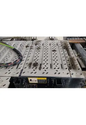 MACK CXU612 DECK (CATWALK) STEP
