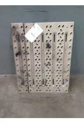 MACK CXU612 DECK (CATWALK) STEP