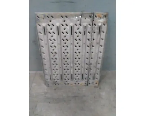 MACK CXU612 DECK (CATWALK) STEP