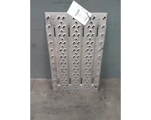 MACK CXU612 DECK (CATWALK) STEP