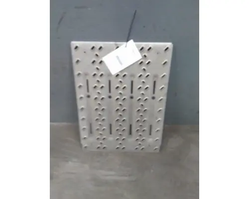 MACK CXU612 DECK (CATWALK) STEP