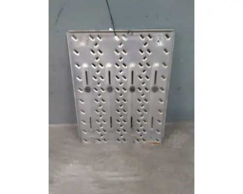 MACK CXU612 DECK (CATWALK) STEP