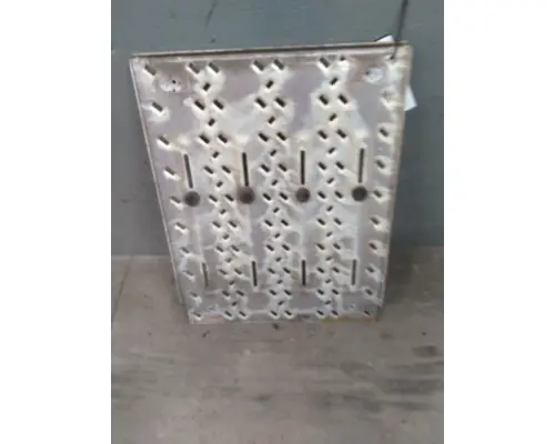 MACK CXU612 DECK (CATWALK) STEP