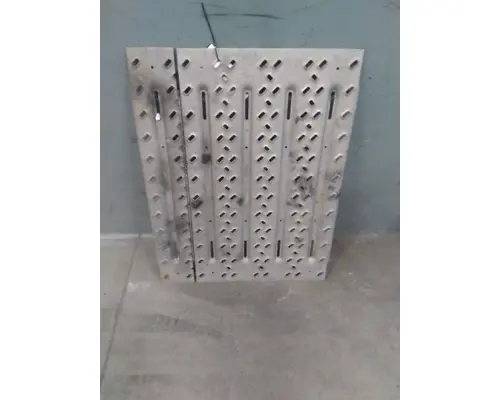 MACK CXU612 DECK (CATWALK) STEP