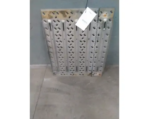 MACK CXU612 DECK (CATWALK) STEP