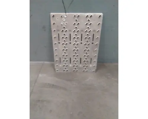 MACK CXU612 DECK (CATWALK) STEP