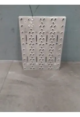 MACK CXU612 DECK (CATWALK) STEP