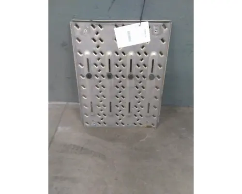 MACK CXU612 DECK (CATWALK) STEP