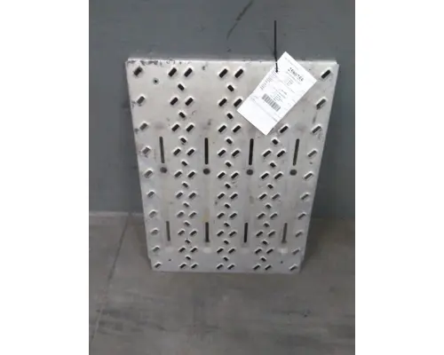 MACK CXU612 DECK (CATWALK) STEP