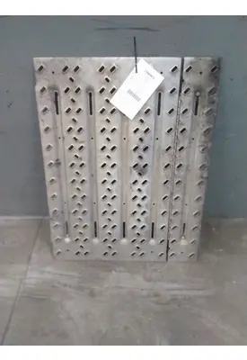 MACK CXU612 DECK (CATWALK) STEP